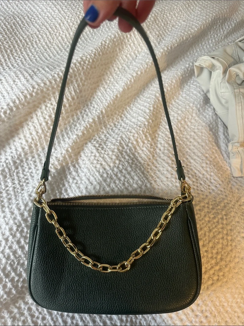 Classic Green Leather Shoulder Bag with Gold Chain